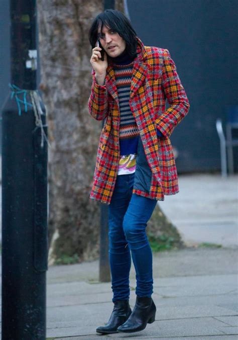 noel fielding clothes